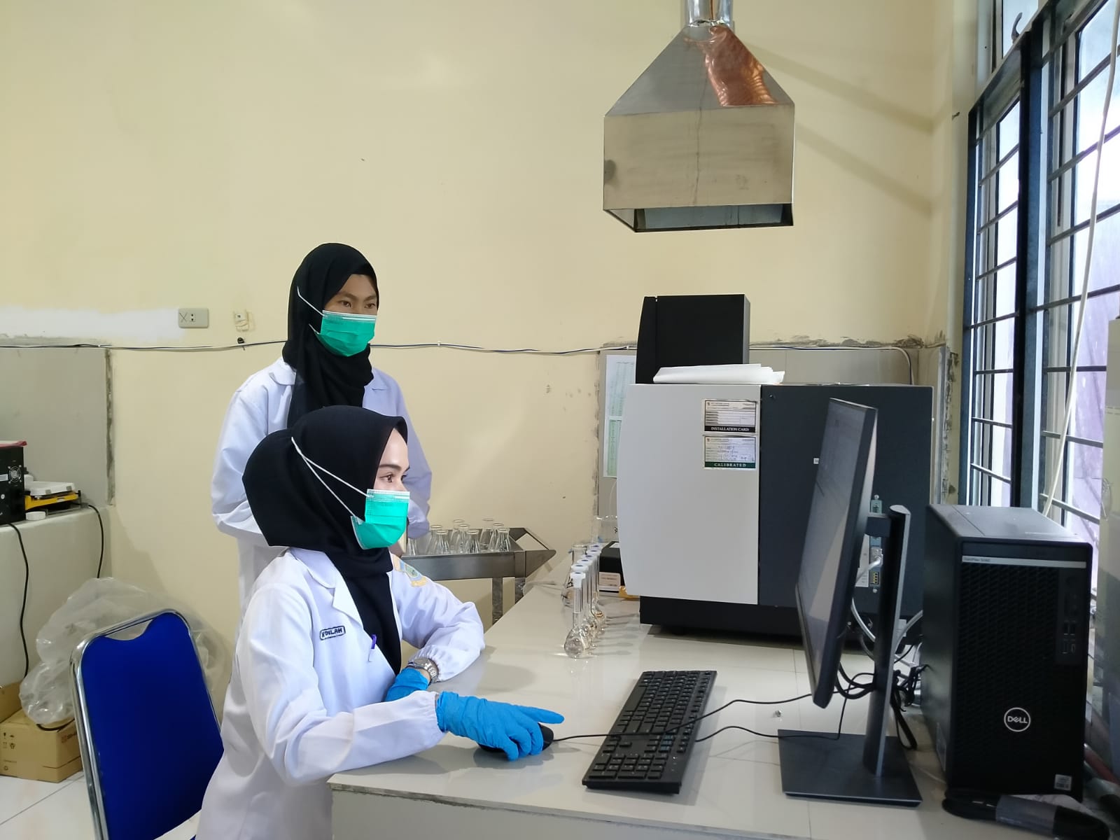 Laboratorium kimia kesehatan (Kesmas)